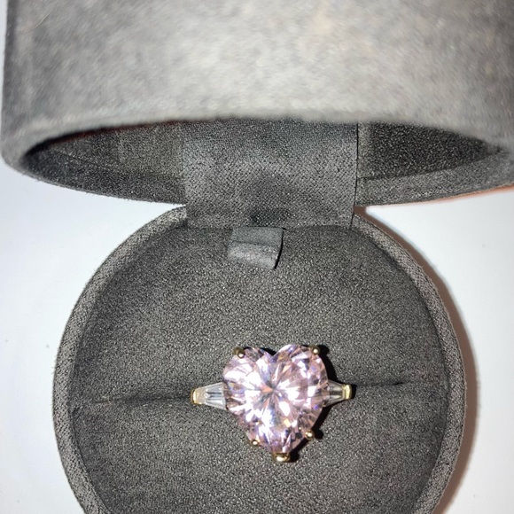 Pink Heart Gold 3 Stone Ring inspired by JLo & Ben Engagement Rock Size 7 - Picture 2 of 5